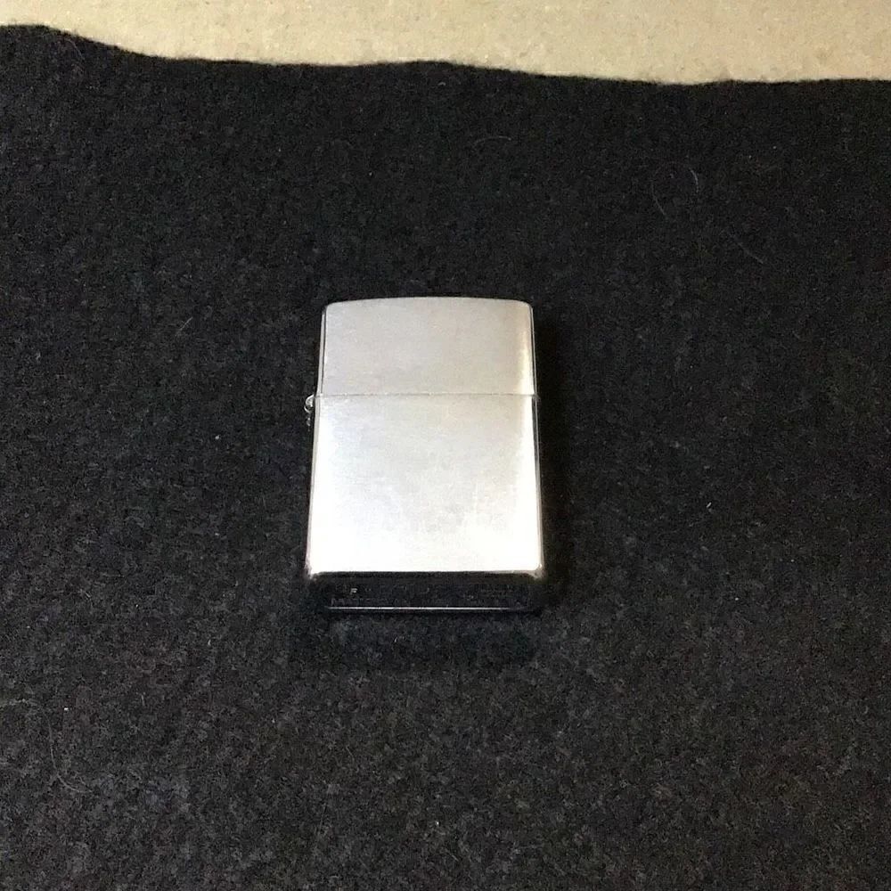 Zippo F-Xllll candle striker needs flint